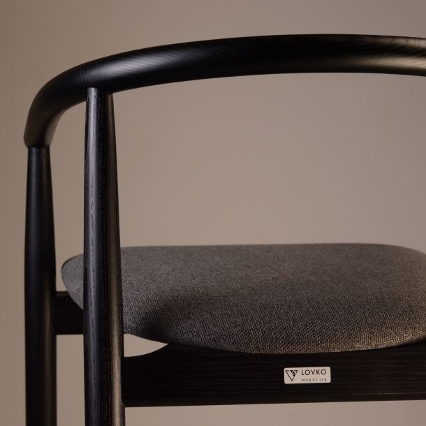 Полубарный стул Mamont Superior 19 Graphite , 9005 Черный  Ясень (61936268) с доставкой