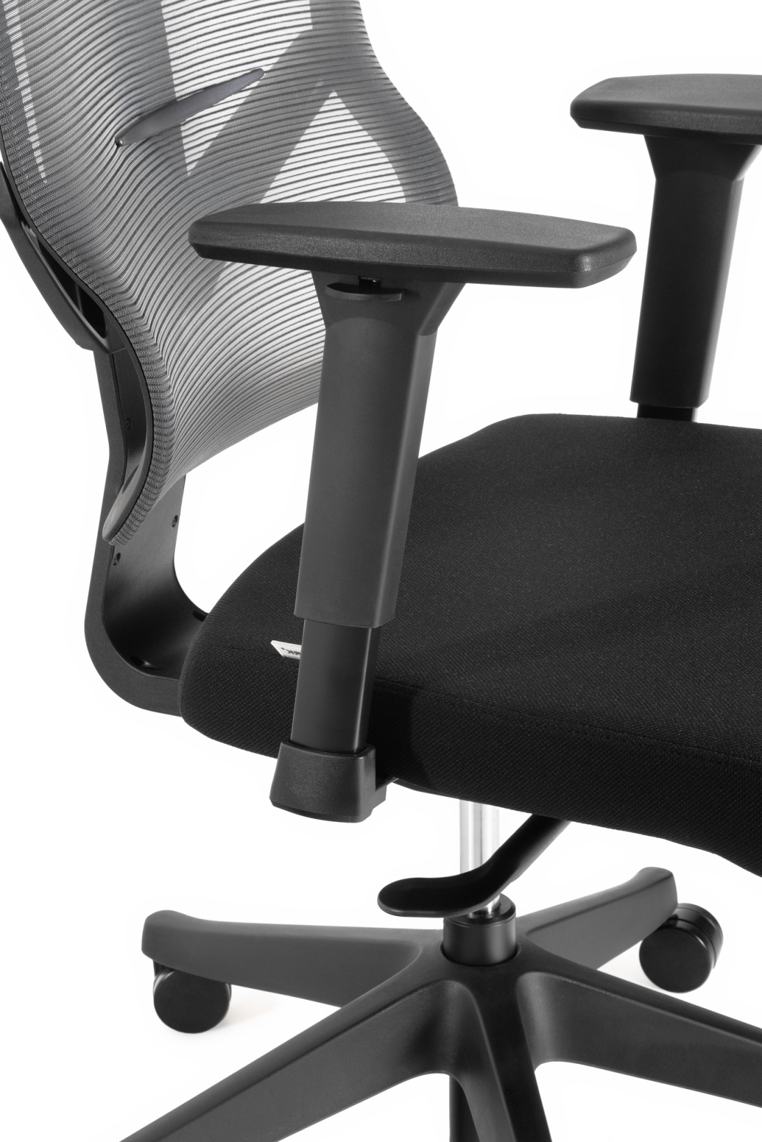Кресло ADAPWORK M1 Middle ErgoChair Deep Black (1061485440) в Украине