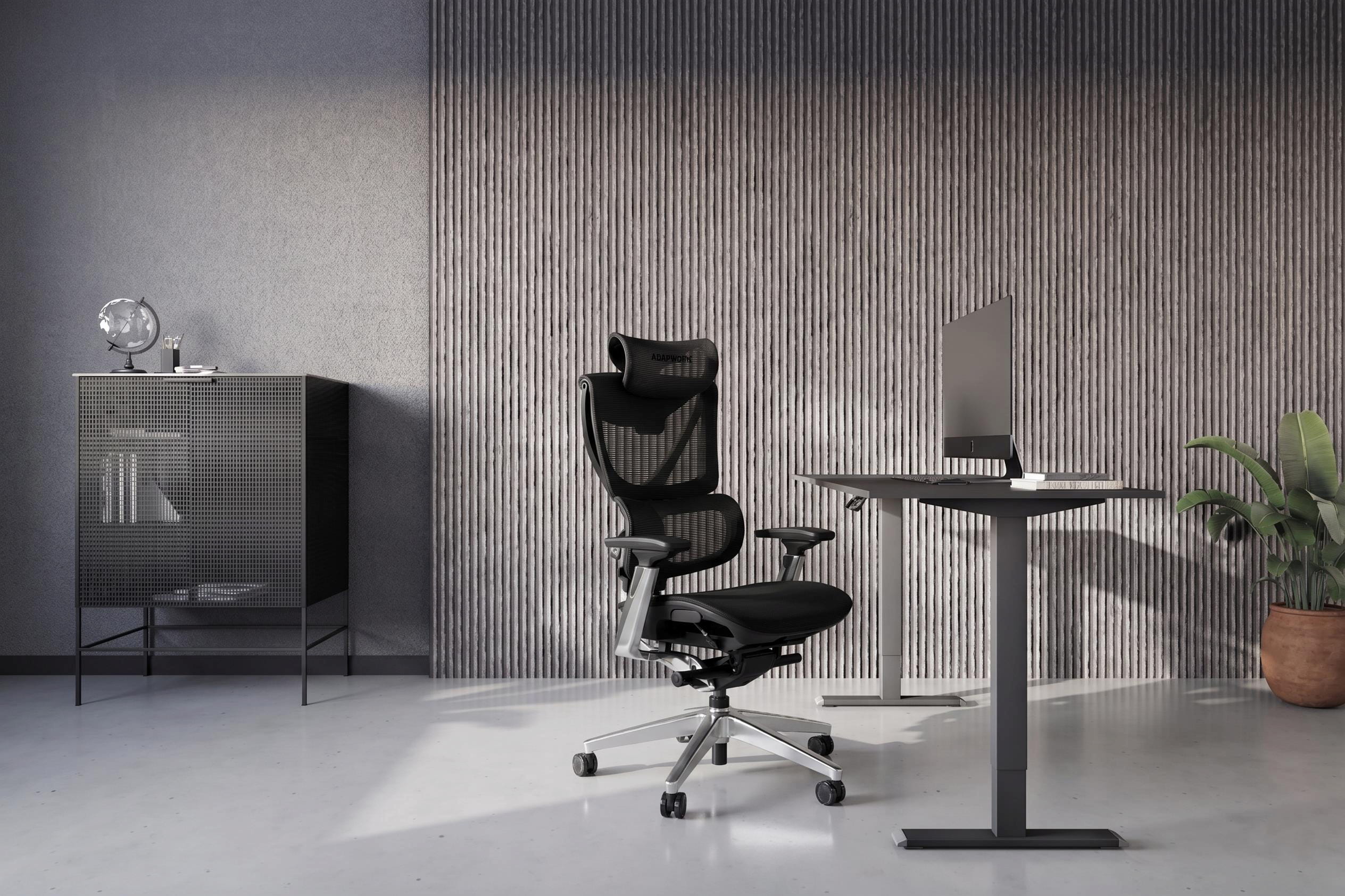 Крісло ADAPWORK S3 Pro Senior ErgoChair Platinum Grafite Black в офісі