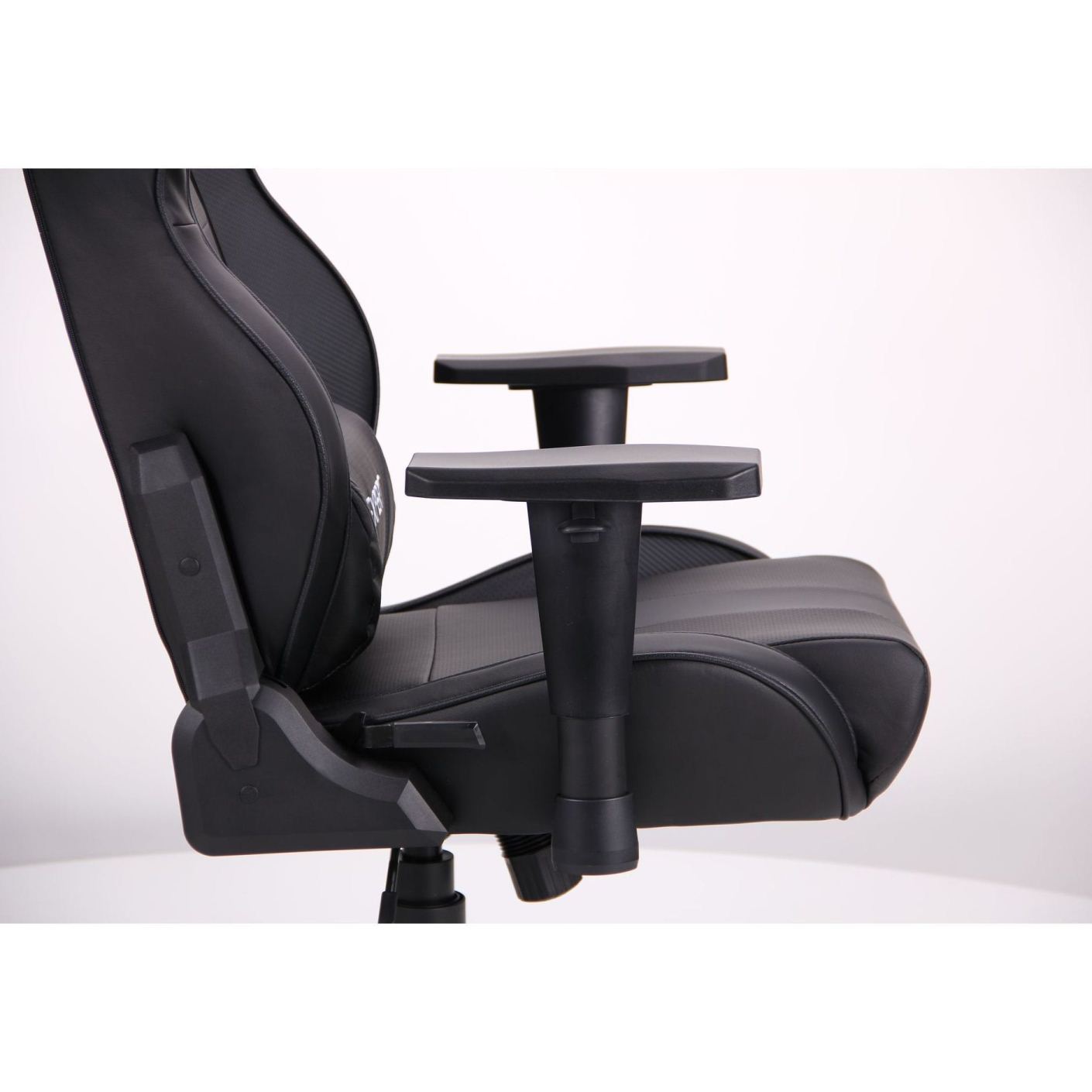 Крісло VR Racer Expert Master Чорний (08434617) недорого