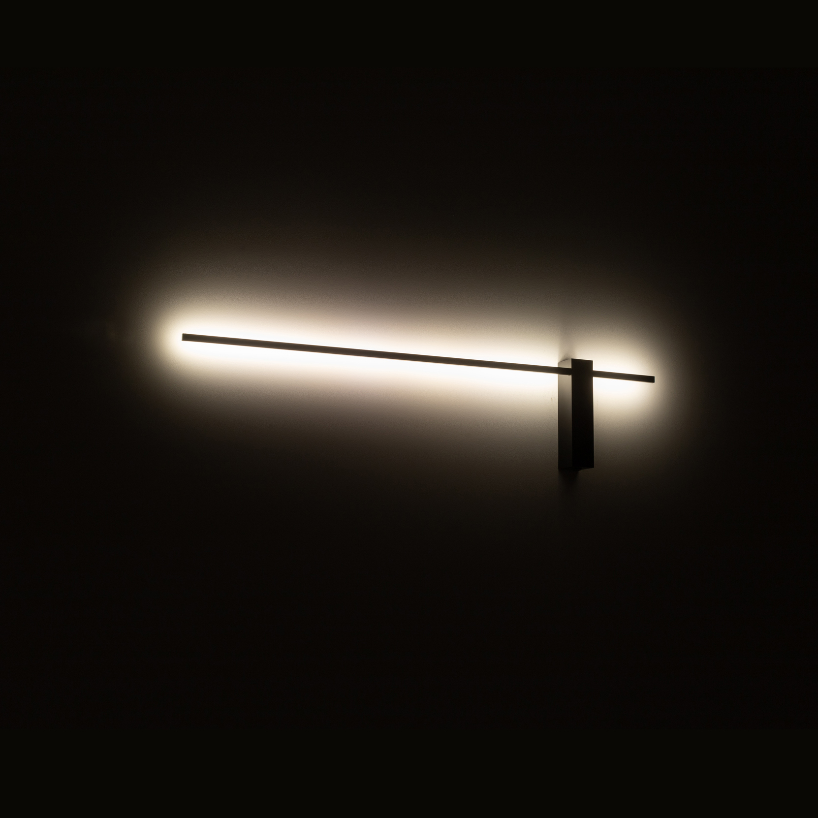 Настенный светильник Motive M LED Черный (109727598) дешево