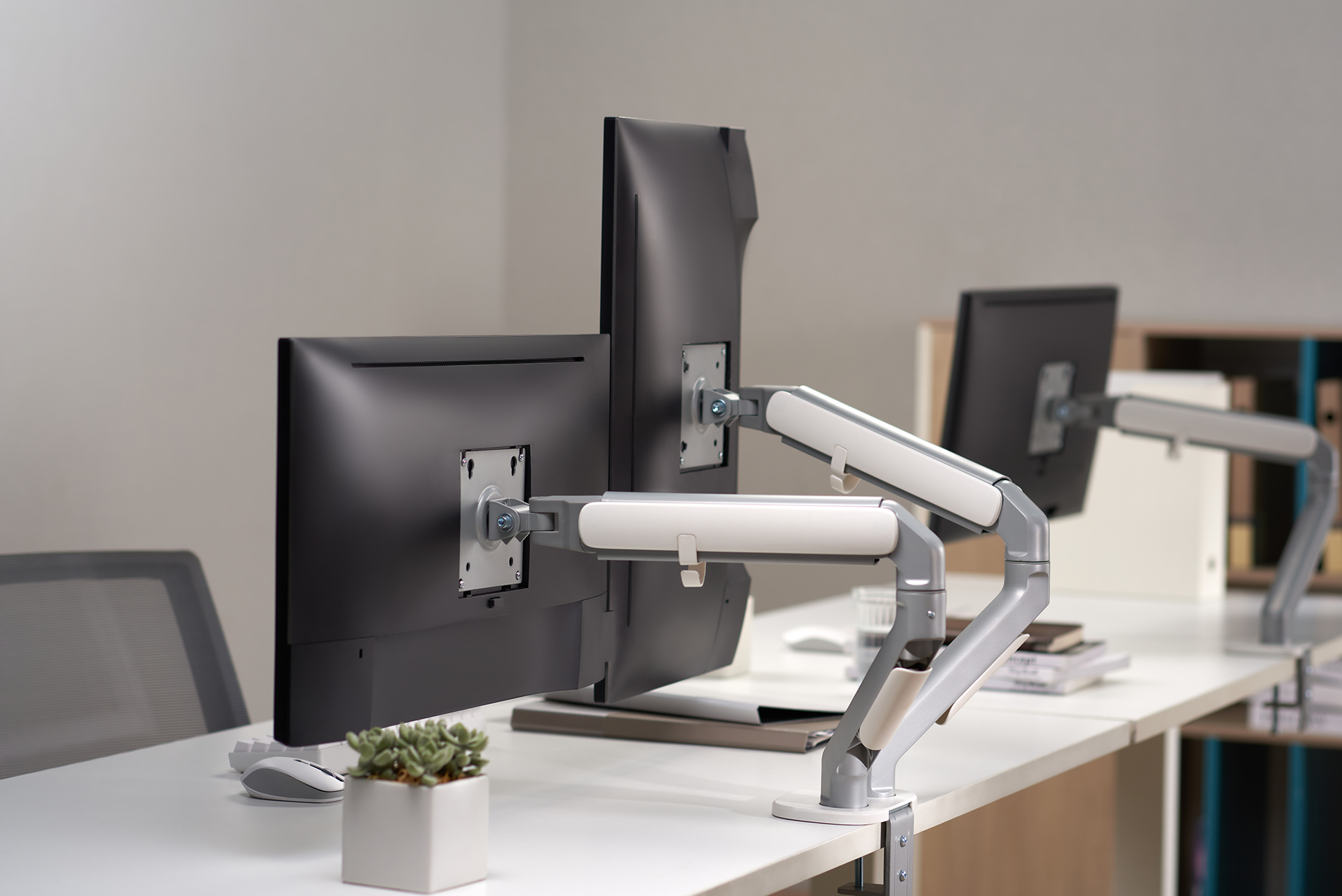 Настільне кріплення для двох моніторів  OfficePro MA422S 17-32’’ Silver (1311205427) дешево